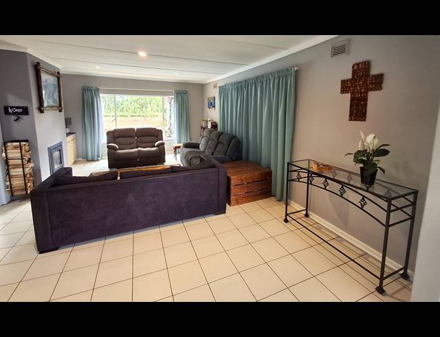 3 BEDROOM FREEHOLD SOLD IN HOWICK NORTH